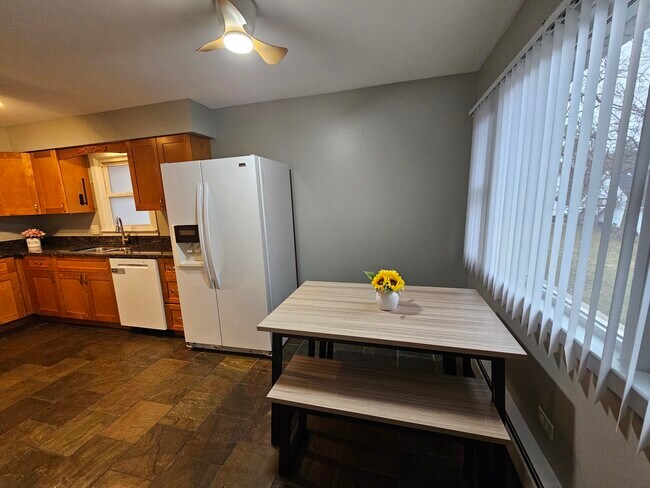 Building Photo - 311 Maple Ave