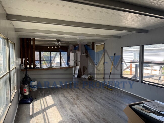 Building Photo - 2 bedroom