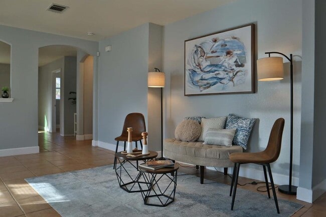 Building Photo - 717 Blair Ave