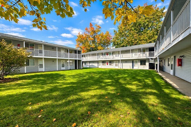 Building Photo - 520 Massillon Rd