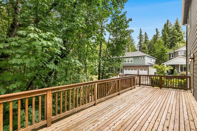 Building Photo - 6 Bedroom Home in Brookside at the Woodlands