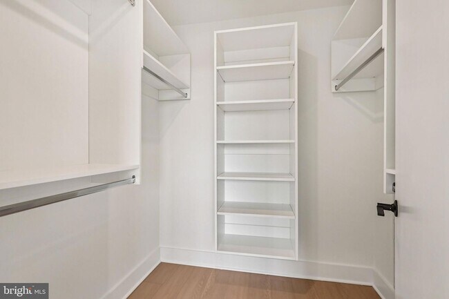 Building Photo - 30 W Allens Ln