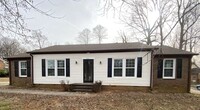 Building Photo - 3 Bedroom, 2 Bathroom House in Greensboro!