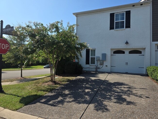 Building Photo - For Lease  End-Unit 3-Bedroom Townhome wit...