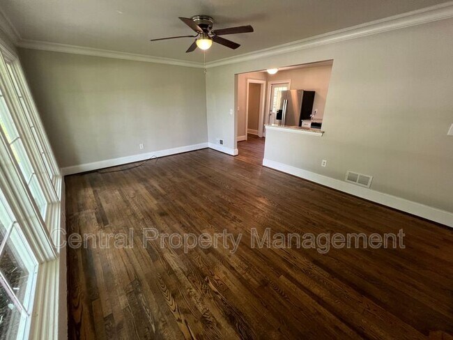 Building Photo - 32 N Garden Cir