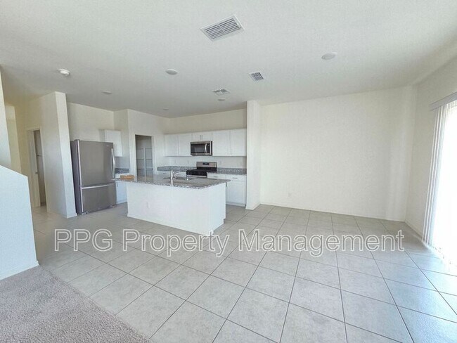 Building Photo - 20124 W Palo Verde Dr