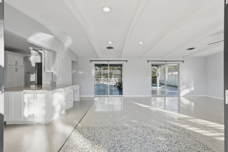 Building Photo - 725 Patricia Ave