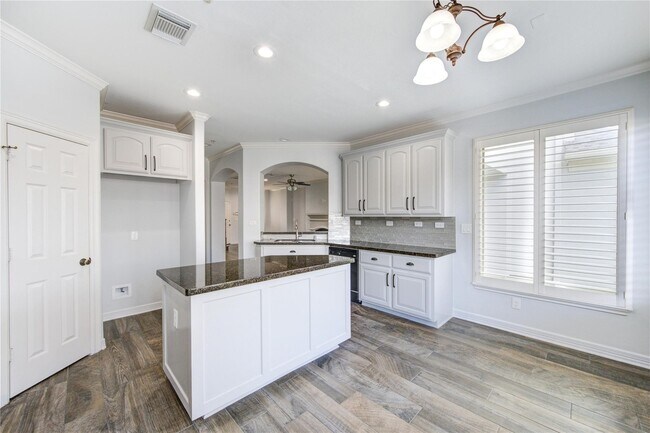 Building Photo - 4340 Lake Walk Ct