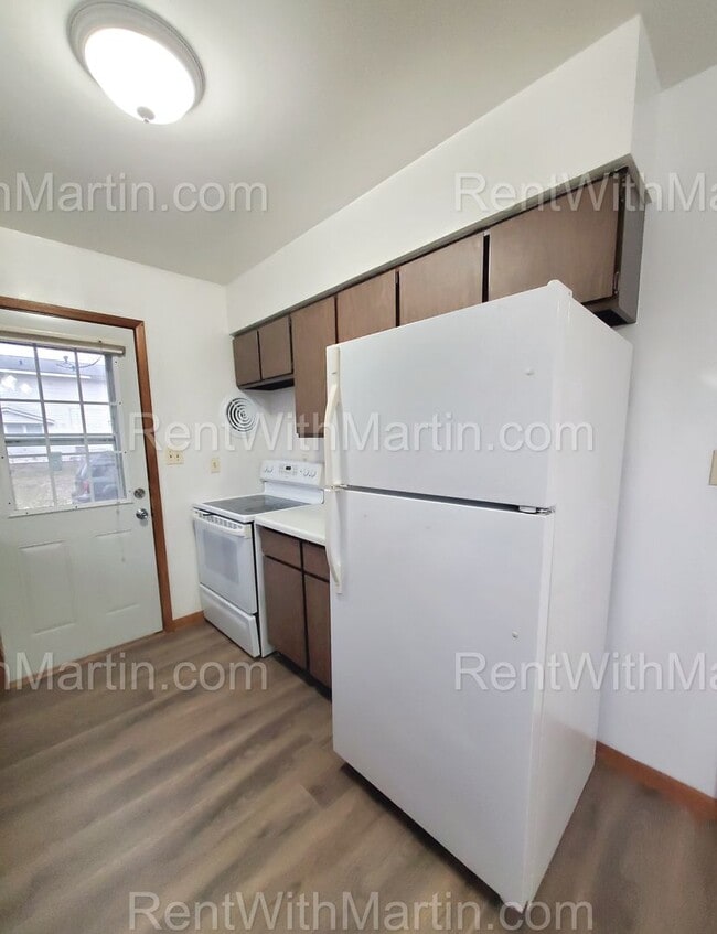 Building Photo - 1644-1646 E Mitchell Ave