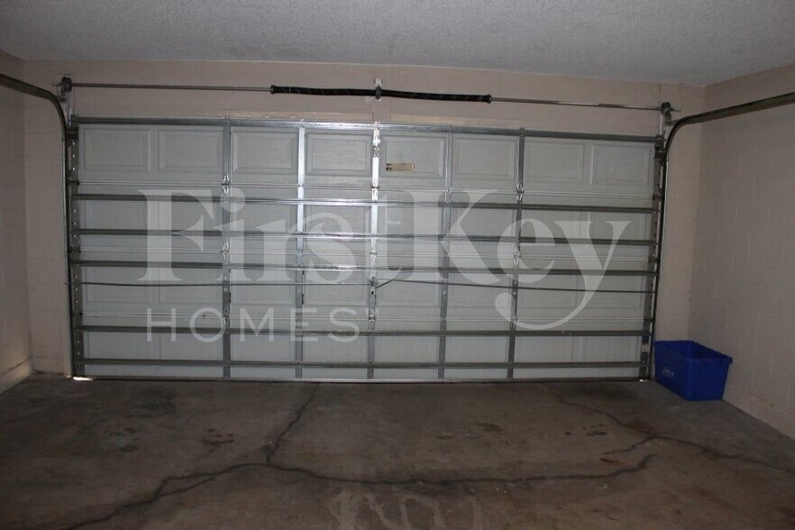 Building Photo - 7395 Edenfield Park Rd