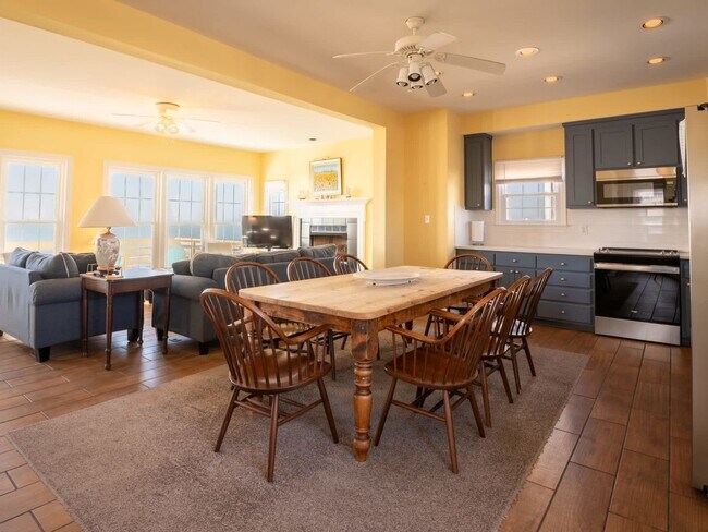 Building Photo - On Porpoise @ 36 Porpoise Place