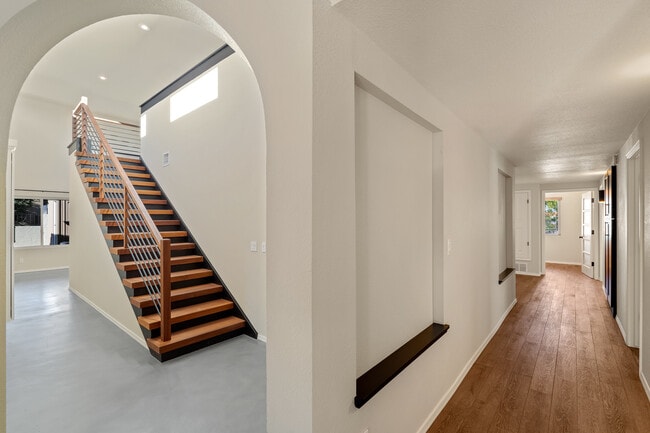 Building Photo - 2882 S Palmer Dr