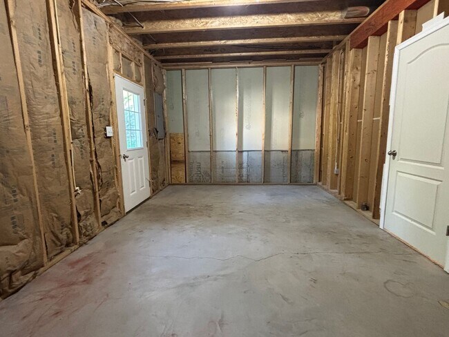 Building Photo - 143 Inlet St