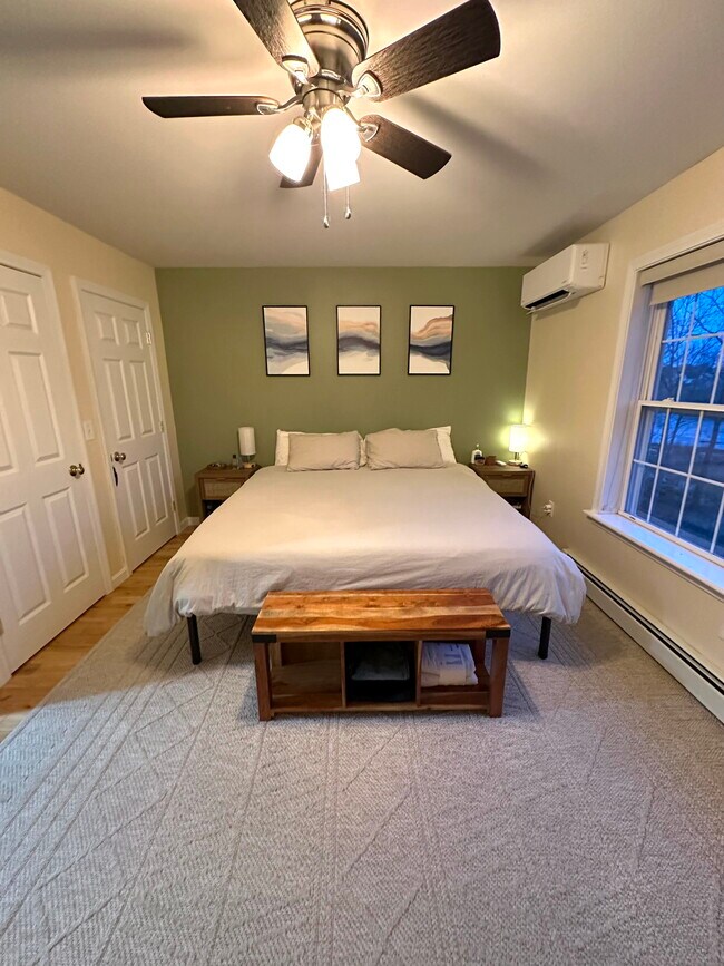 Building Photo - 39 River Village Dr