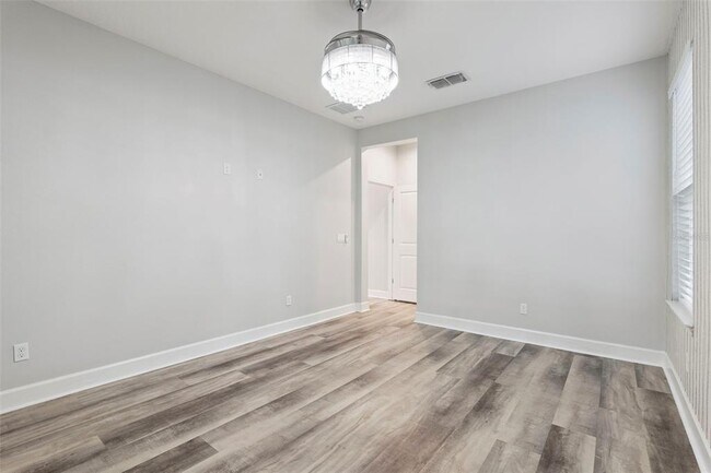 Building Photo - 1085 Lakeside Estates Dr