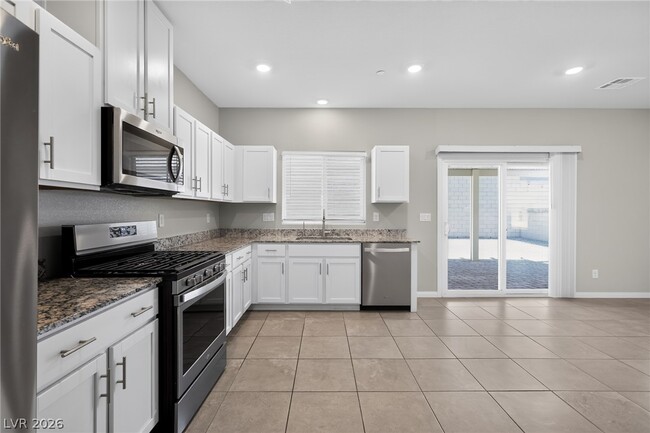 Building Photo - 371 Scarlet Pne Ct