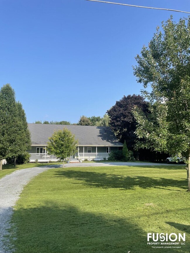 Building Photo - 2331 Oak Hill Rd