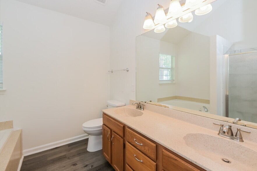 Building Photo - 11319 Valerian Ct