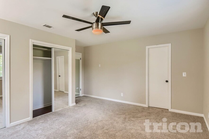 Building Photo - 535 Circle Dr