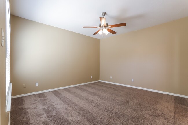 Building Photo - 21331 Berry Ridge Ln