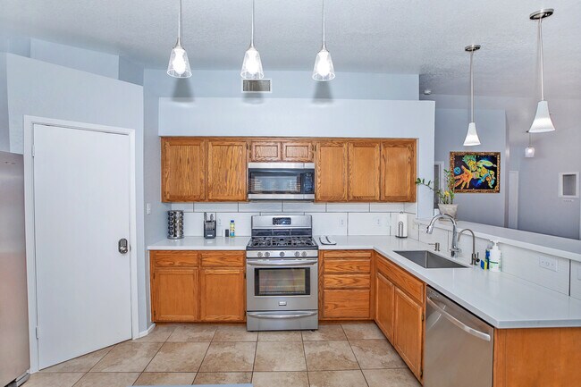 Building Photo - 6146 E 41st Pl