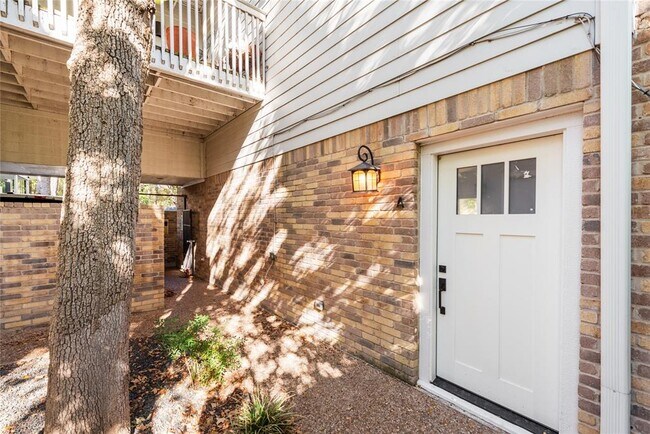 Building Photo - 2507 Quarry Rd