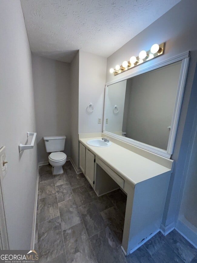 Building Photo - 3528 Jasmine Triangle