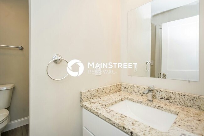 Building Photo - 2 Bedroom Pet-Friendly Home in St. Petersburg, FL with Main Street Renewal