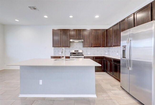 Building Photo - 307 Simmental Loop