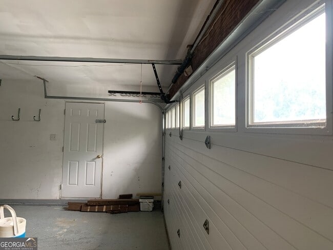 Building Photo - 9695 N Pond Cir