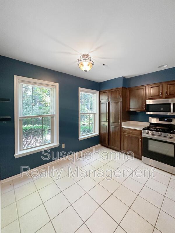 Building Photo - 1120 Galway Ct