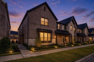 Building Photo - 512 Parkside Dr
