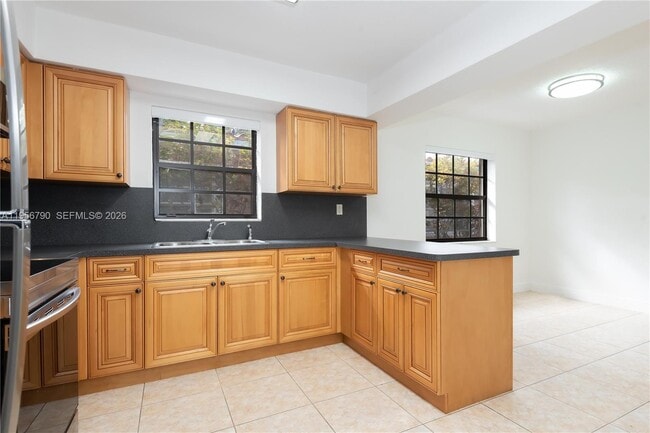 Building Photo - 2617 SW 32nd Ct