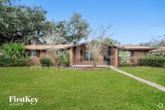 Building Photo - 6327 Oak Square W