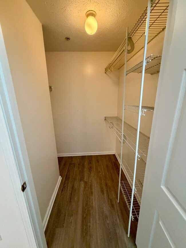 Building Photo - 9119 Laird St