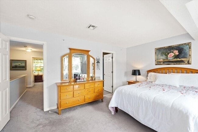 Building Photo - 822 Thayer St