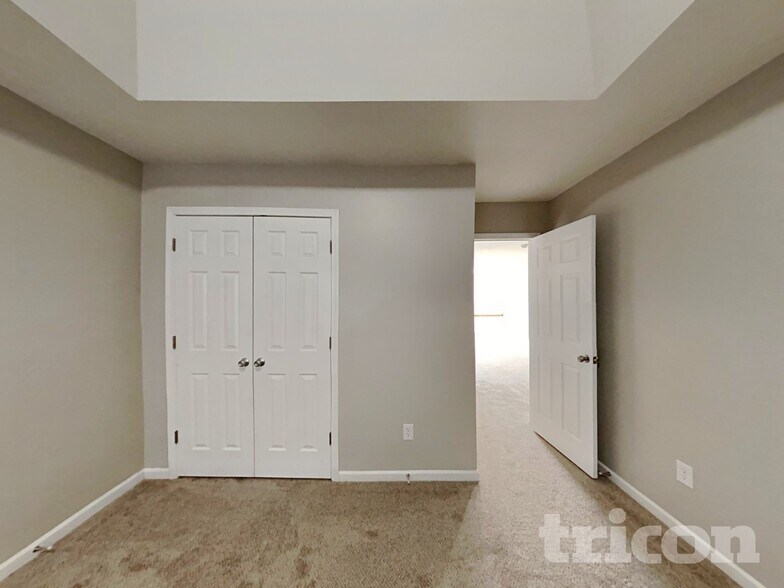 Building Photo - 713 Southridge Dr