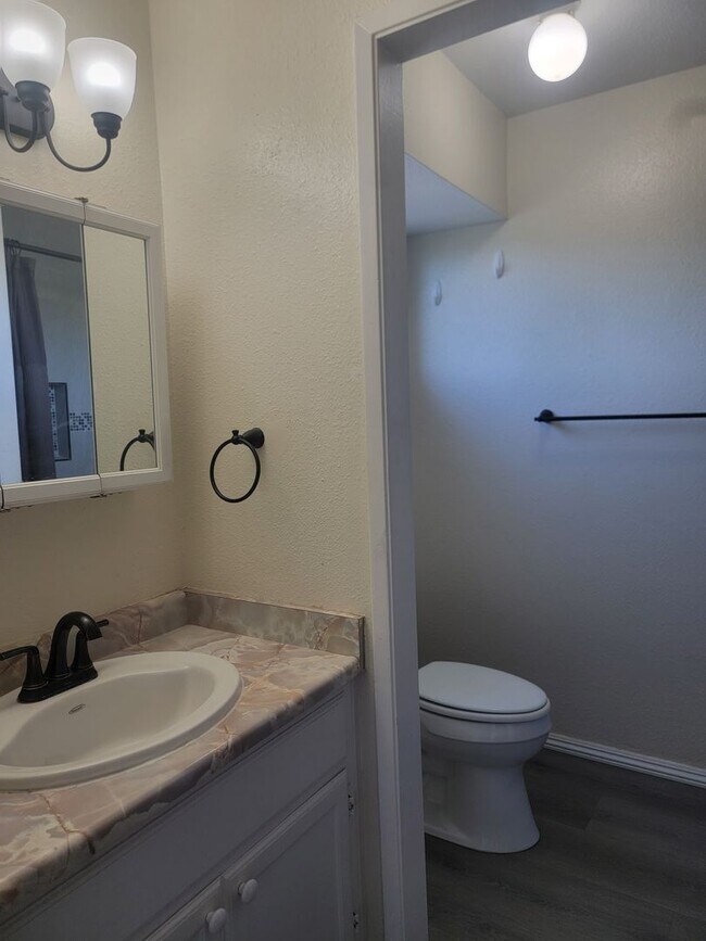 Building Photo - 3 Bed / 2 Bath Home with Pool, RV Parking & Private Balcony