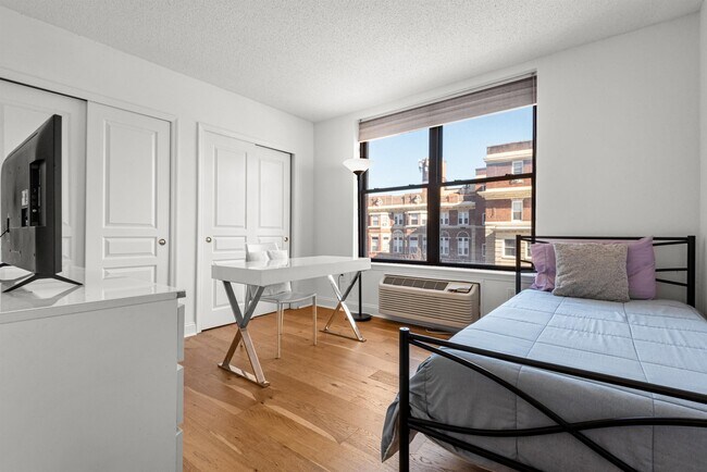 Building Photo - 4301 Park Ave