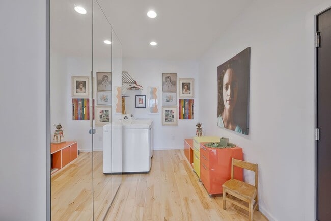 Building Photo - Custom-Built 4 Bed/ 2 Full + 2 Half Bath Modern Home at the base of Love Circle, Fully Furnished,...