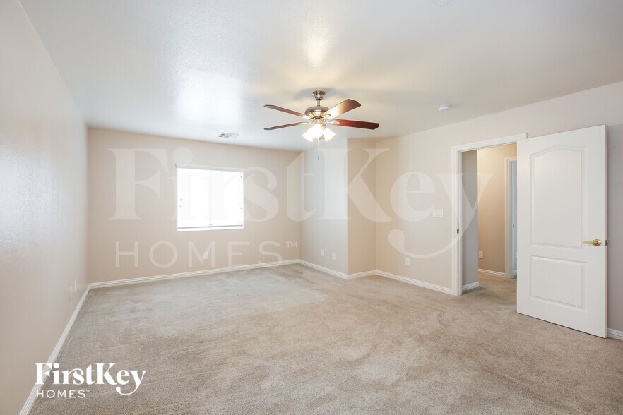 Building Photo - 705 Picasso Picture Ct