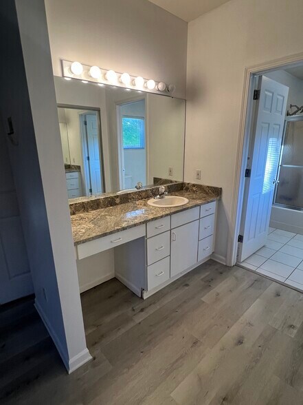 Building Photo - 6505 Saint Andrews Dr