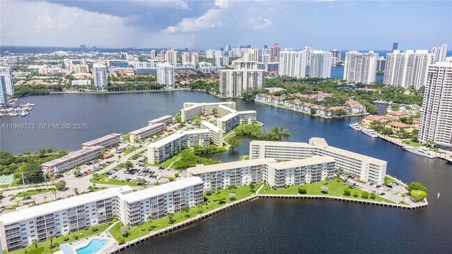 Building Photo - 3030 Marcos Dr