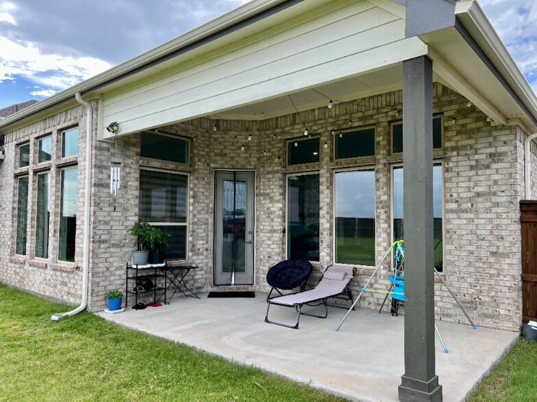 Building Photo - 17220 Eastbrook Dr