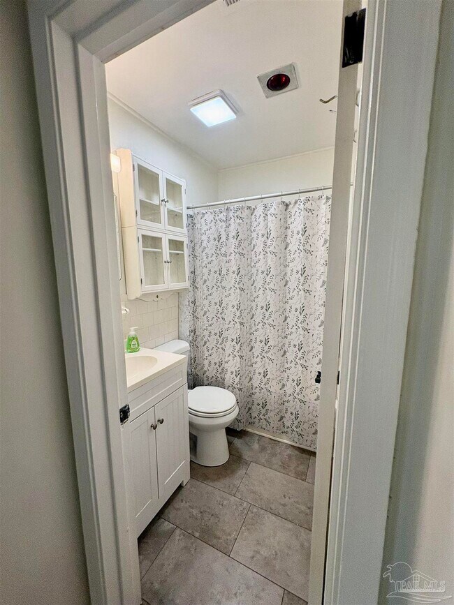 Building Photo - 326 W Sunset Ave