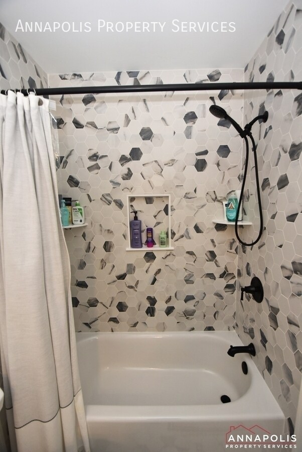 Building Photo - 2500 Symphony Ln