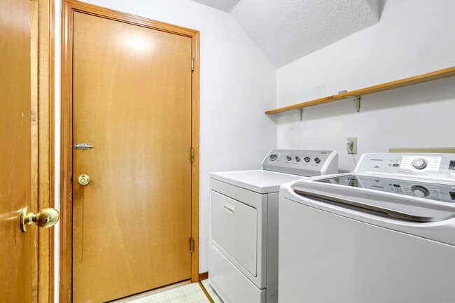 Building Photo - 17892 NW Deerfield Dr