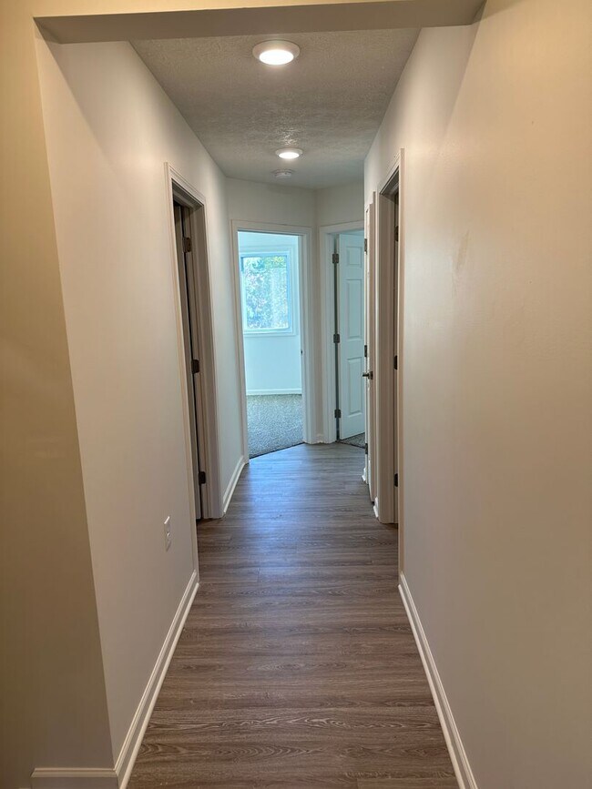 Building Photo - 1512 Red Fern Dr