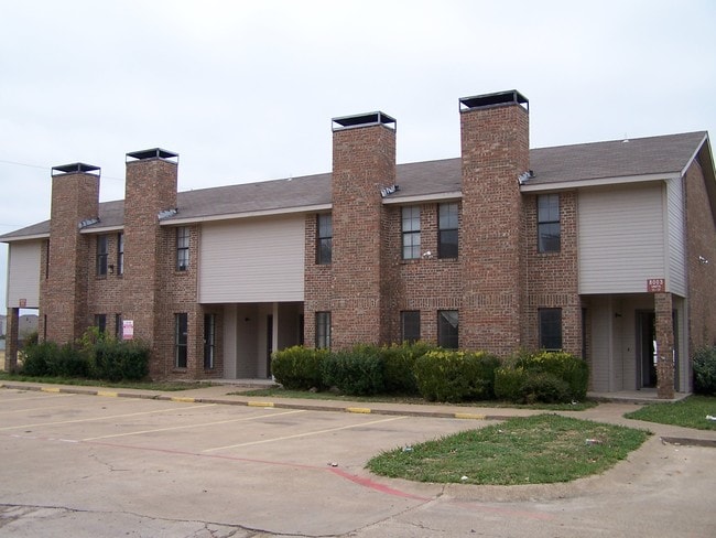 Building Photo - 8003 Rothington Rd