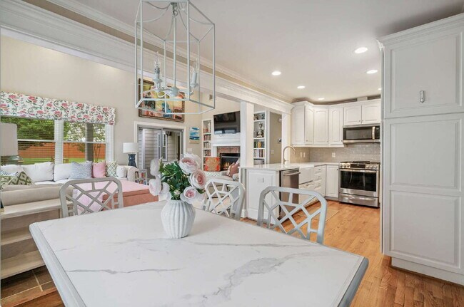 Building Photo - Charming Raleigh Retreat: 4-Bedroom Haven ...